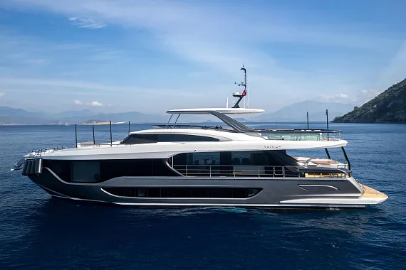 2024-azimut-grande-26m-power-9625301-20251025030919411-2.jpg